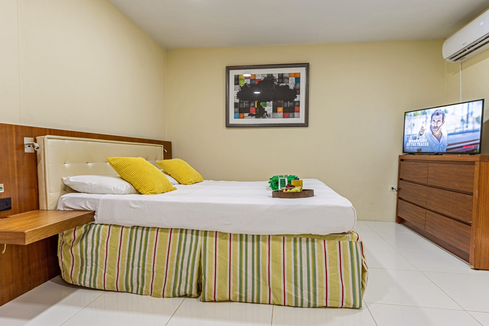 Apartment 5 · king bed